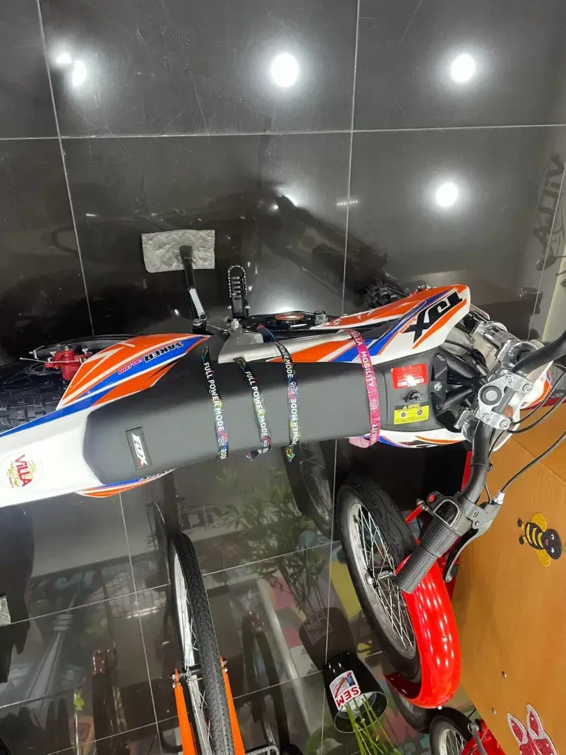 TOX E-Saker pit bike, fotografia 5 de 5
